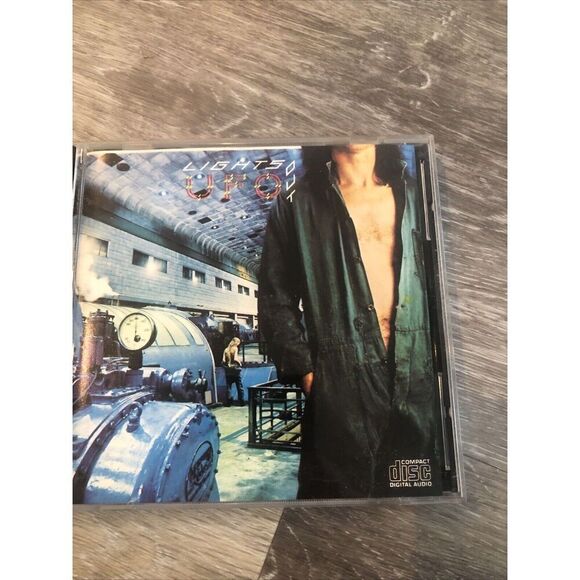 UFO Lights Out CD 1985 Chrysalis  VK 41127. Vintage. - Picture 2 of 9